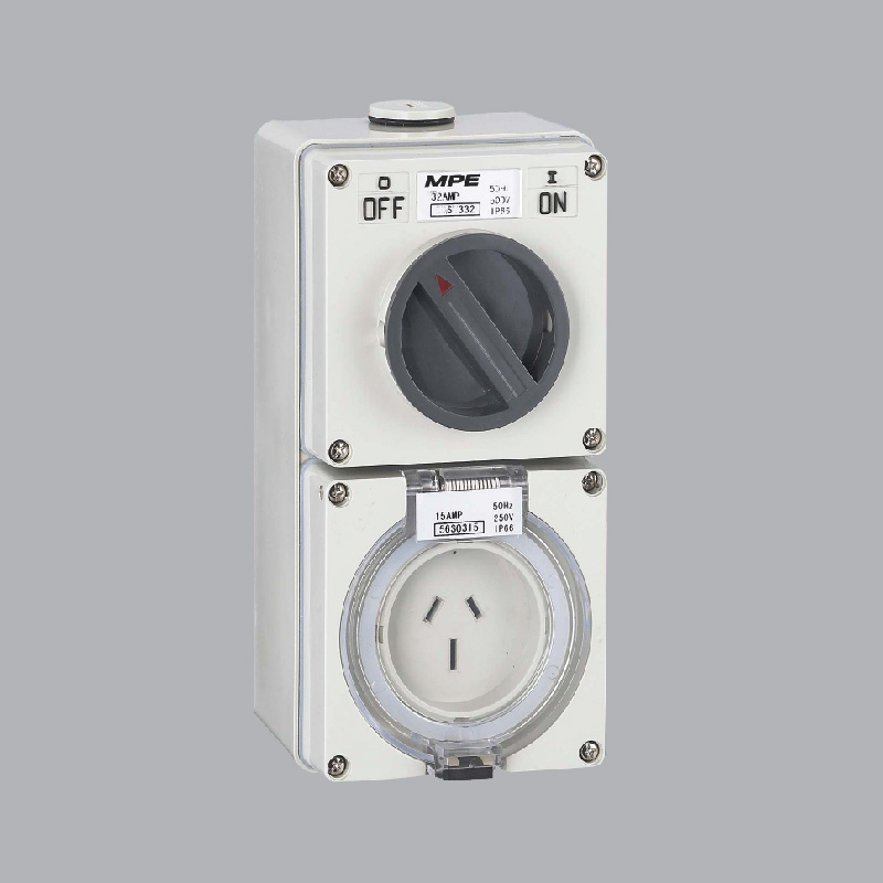 Socket incorporating 3-pole switch S-315