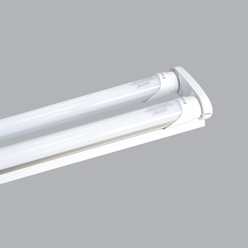 Bộ máng đèn LED Batten Tube siêu mỏng MPE T8 6 tấc: Bạn đang tìm kiếm một giải pháp chiếu sáng đáng tin cậy cho nhà riêng, văn phòng hoặc nhà máy của bạn? Bộ máng đèn LED Batten Tube siêu mỏng MPE T8 6 tấc có thể đáp ứng đầy đủ các yêu cầu của bạn. Với độ sáng mạnh và công nghệ tiên tiến, sản phẩm này sẽ mang lại cho bạn sự tiện lợi và không gian làm việc hiệu quả.